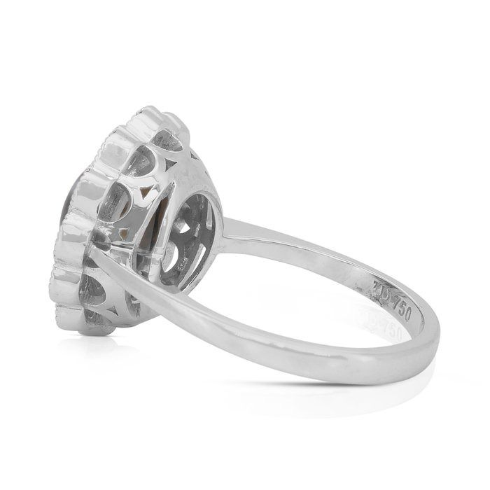 Mesmerizing 4.84ct Cat's-Eye Chrysoberyl and Diamonds Cluster Ring in 18k White Gold