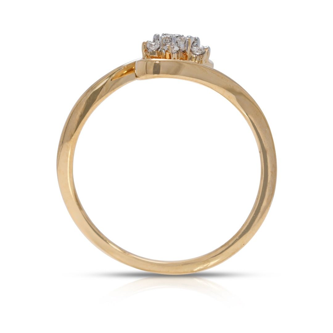 Unique 0.13ct Diamond Ring with Distinctive 18K Yellow Gold Band