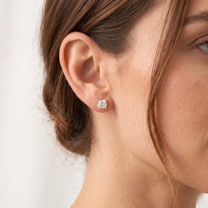 1.85 Carats GCI Certified Natural Diamond 18K Yellow Gold Stud Earrings