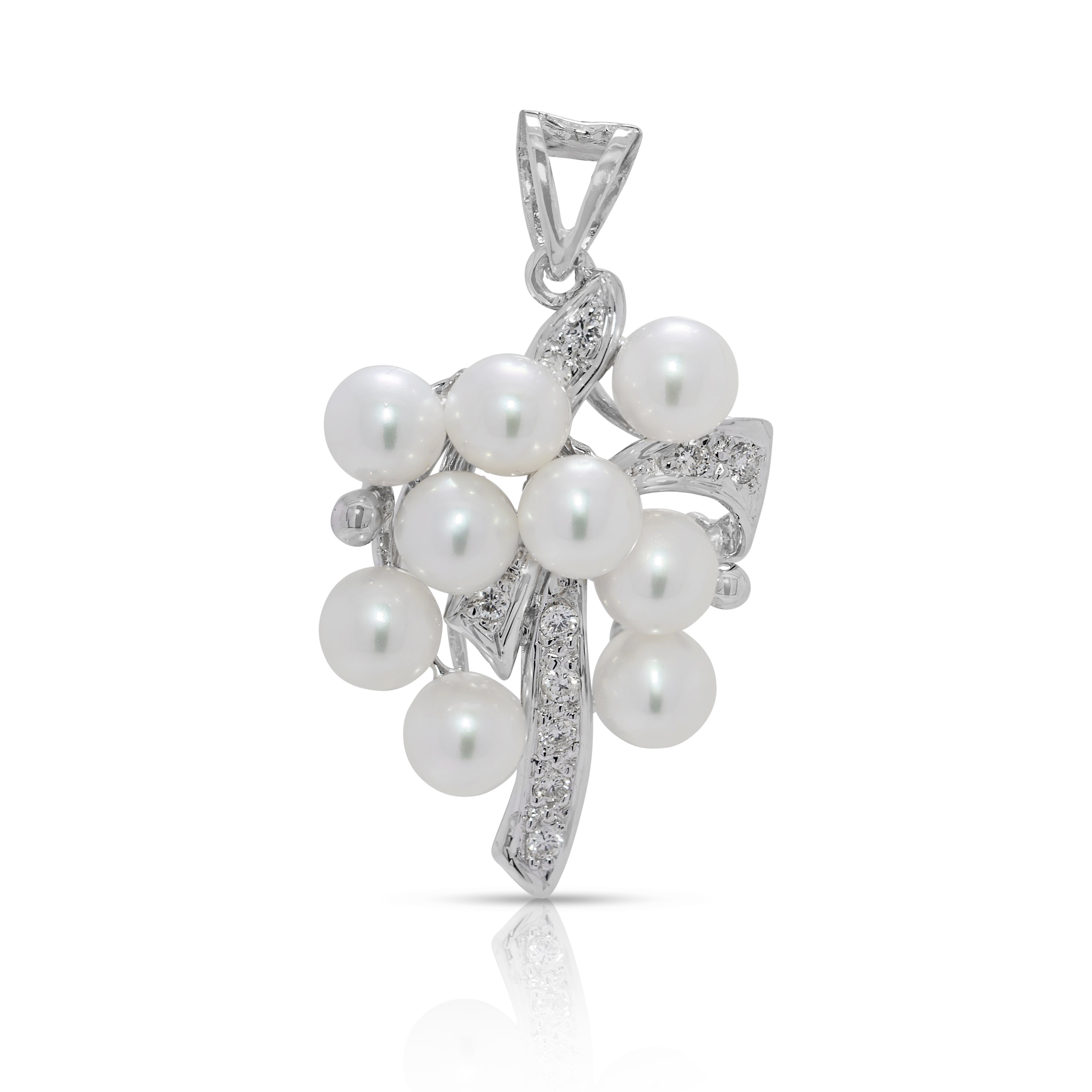 Charming 4mm Akoya Pearl & 0.07ct Natural Diamond Cluster Pendant in 18K White Gold (New)
