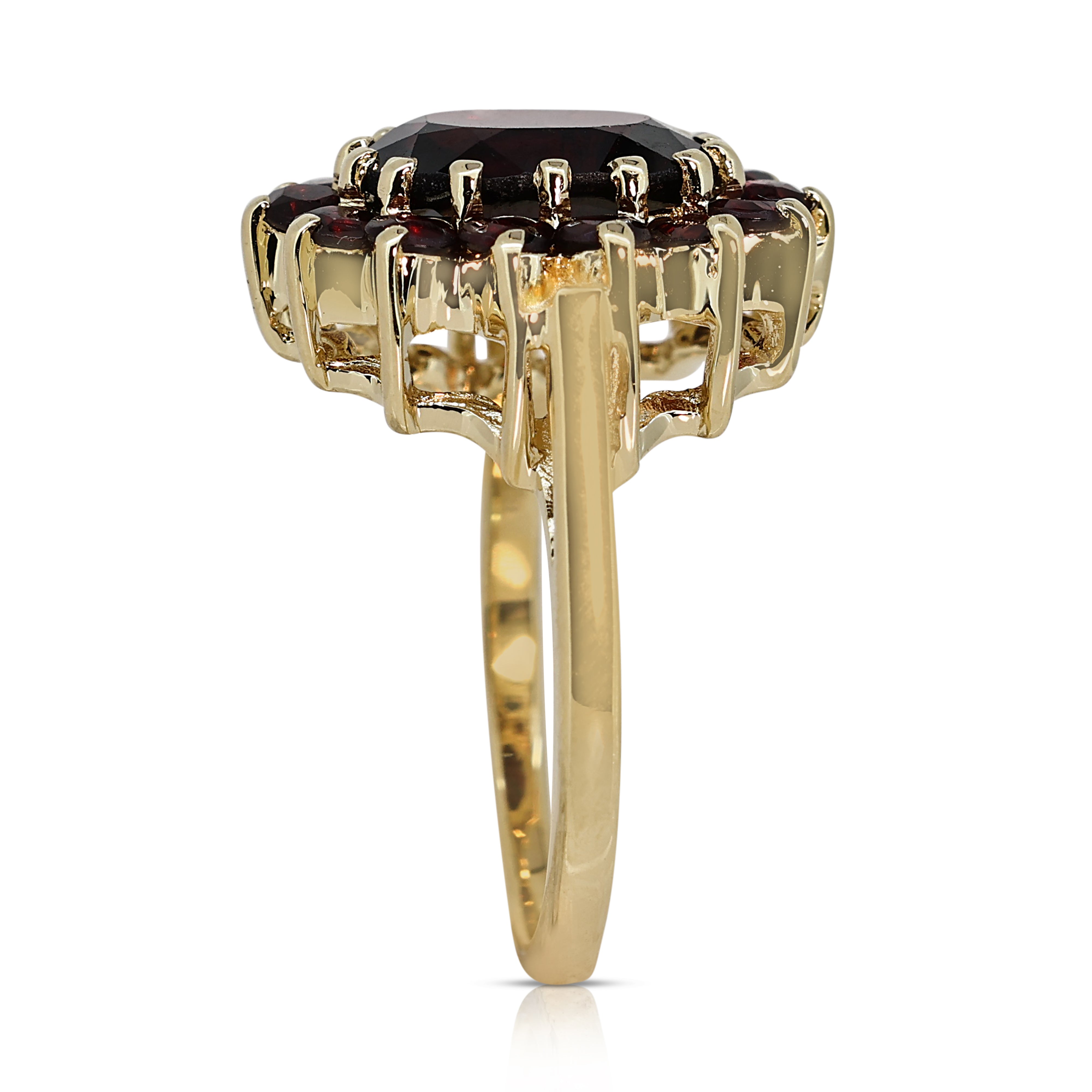 Chic 2.43ct Garnet Ring in 14K Yellow Gold