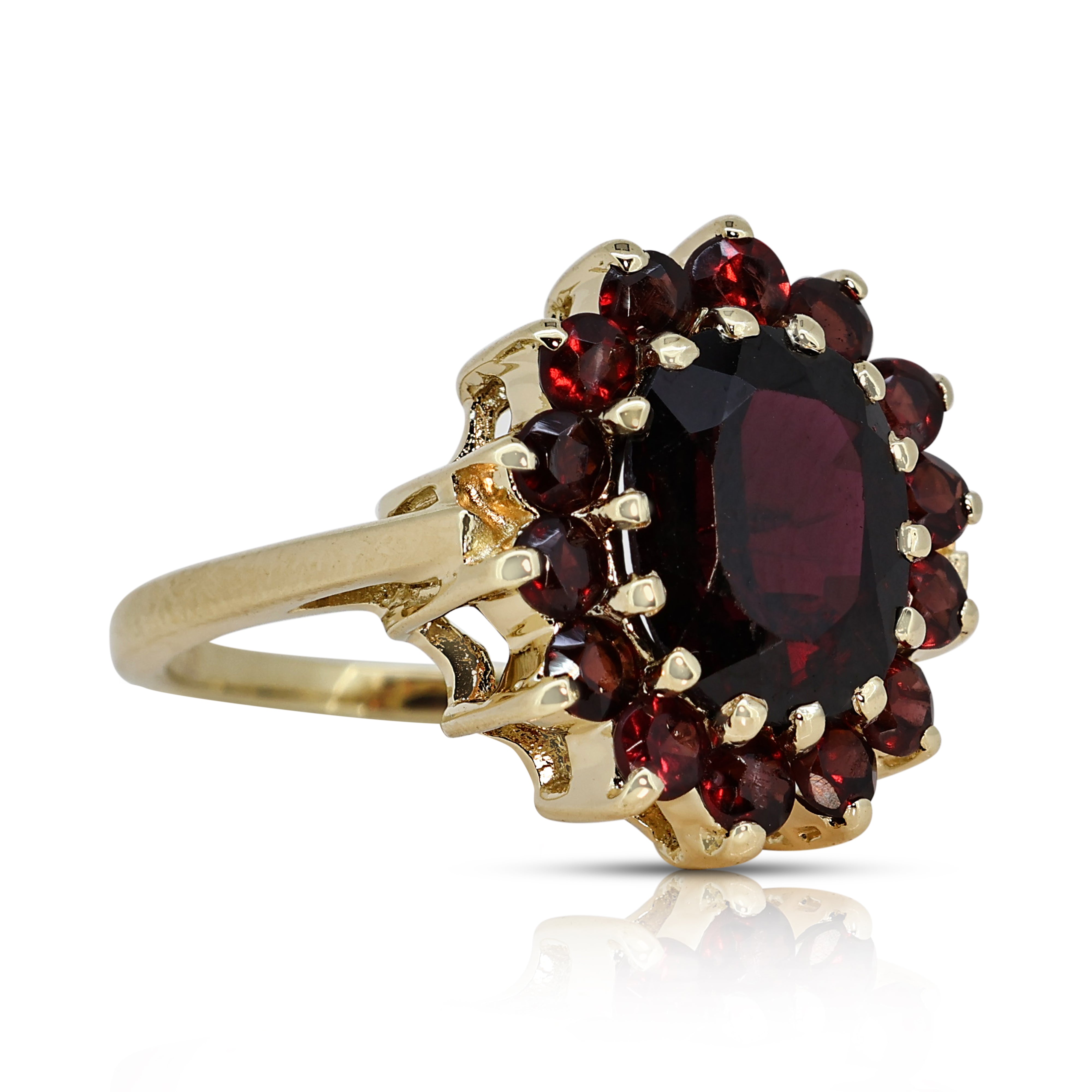 Chic 2.43ct Garnet Ring in 14K Yellow Gold