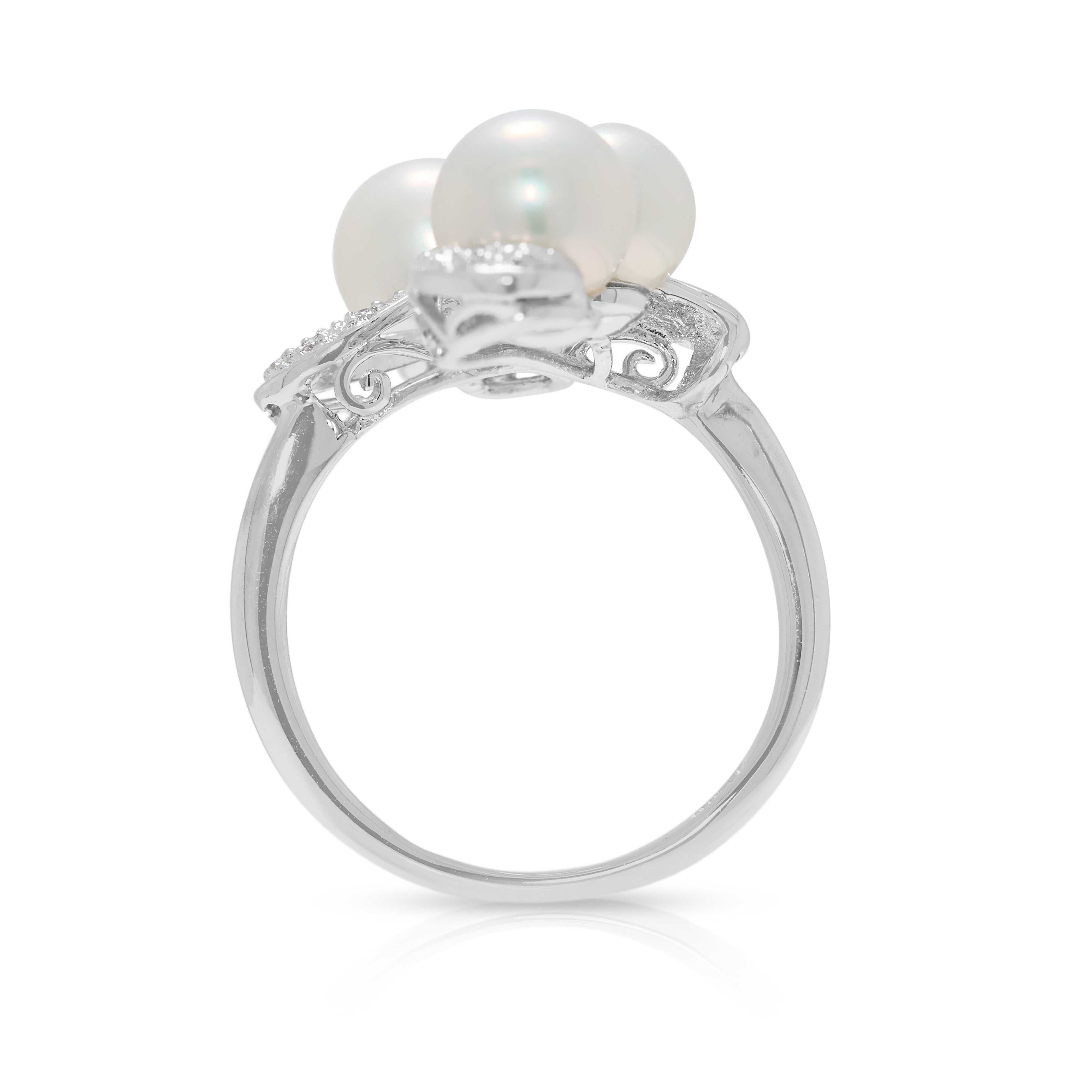 Graceful 0.05ct Natural Diamond & Akoya Pearl 18K White Gold Ring