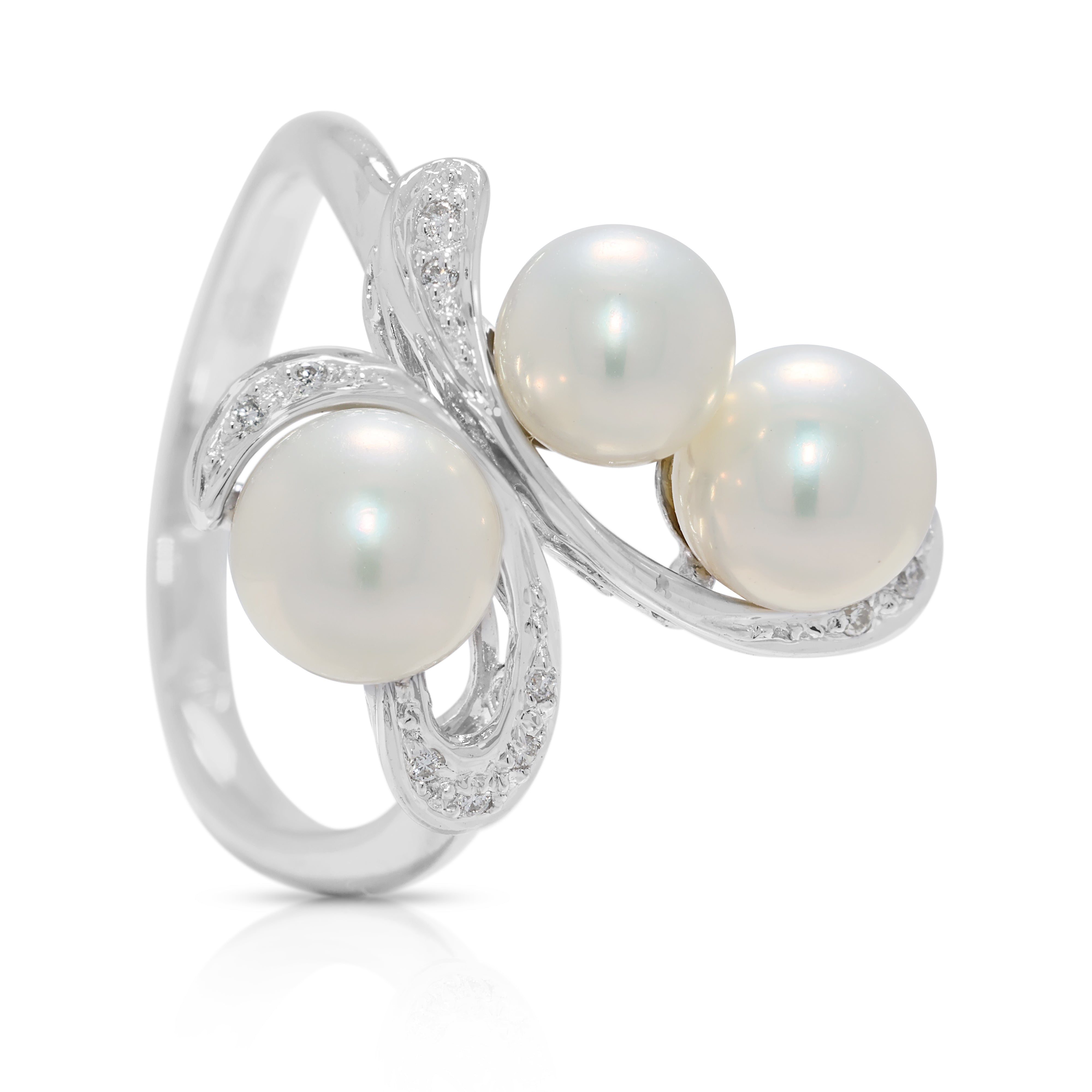 Graceful 0.05ct Natural Diamond & Akoya Pearl 18K White Gold Ring