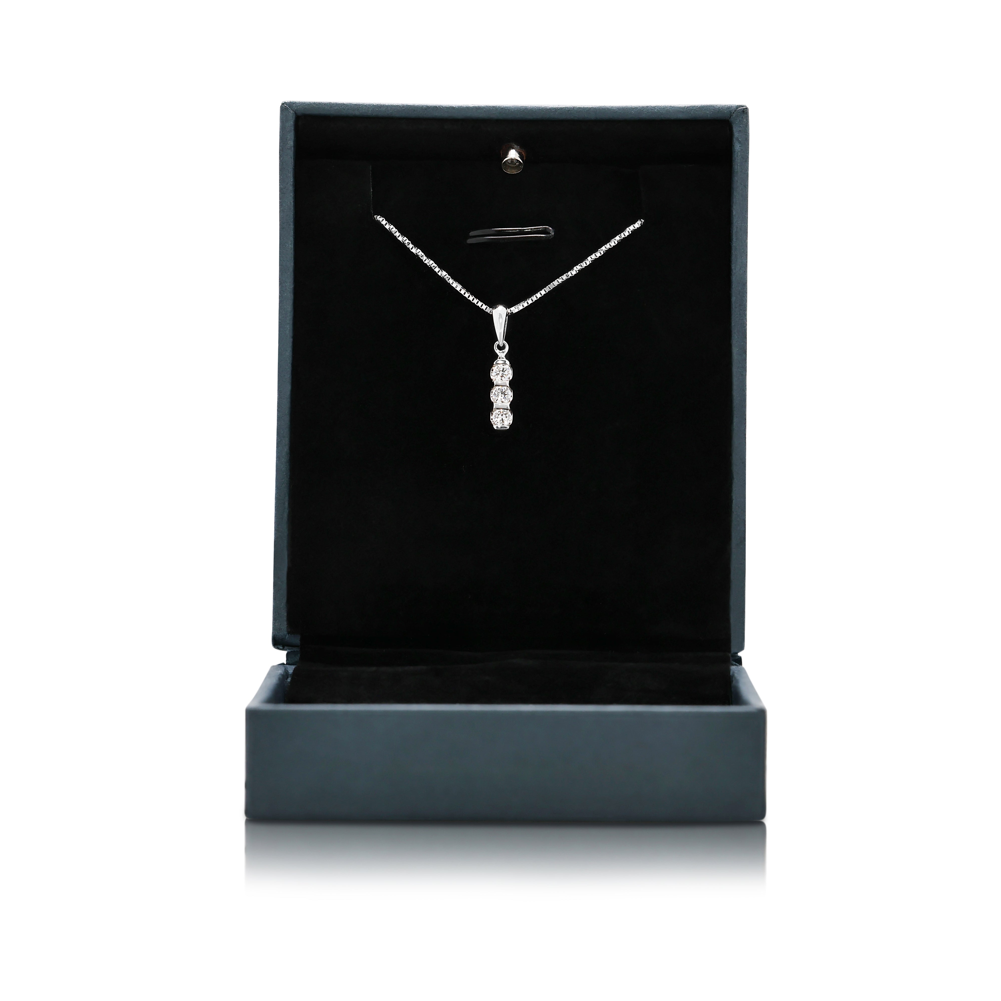 Dazzling 0.2ct Natural Diamonds Necklace in 18K White Gold