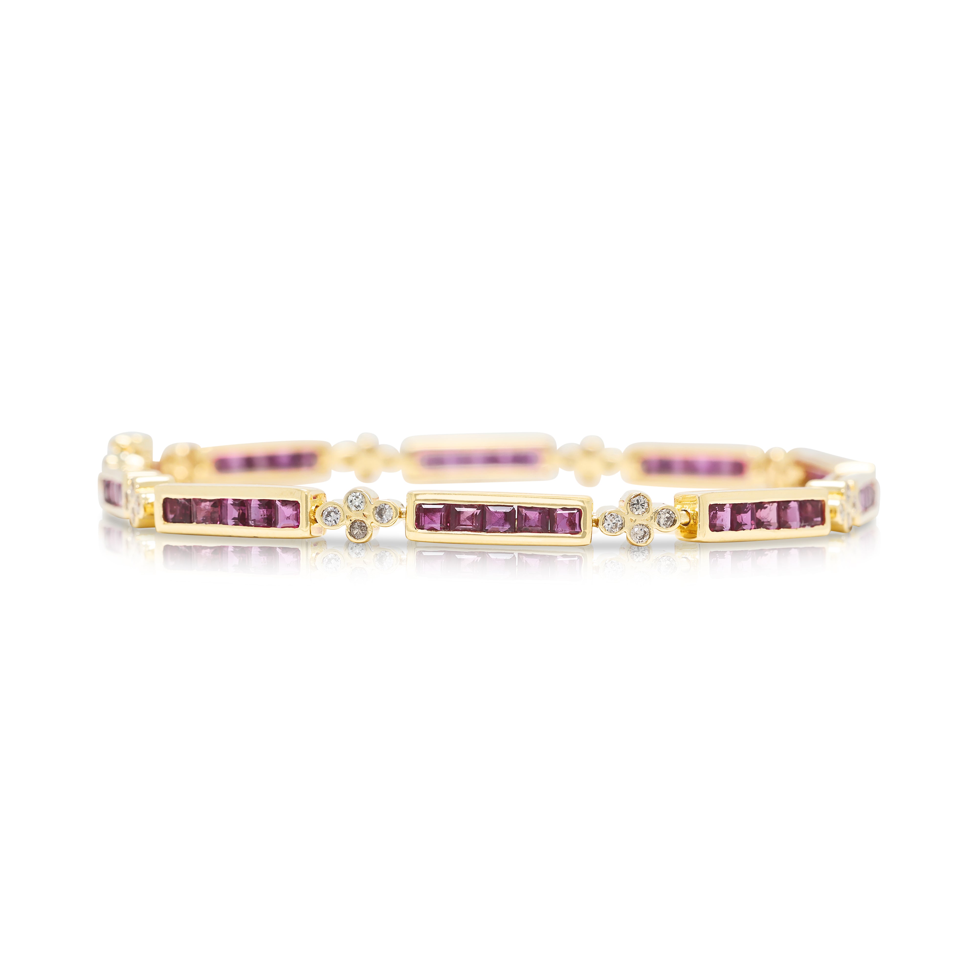 Elegant 1.00ct Ruby and 0.20ct Natural Diamond Alternating Link Bracelet in 18K Yellow Gold