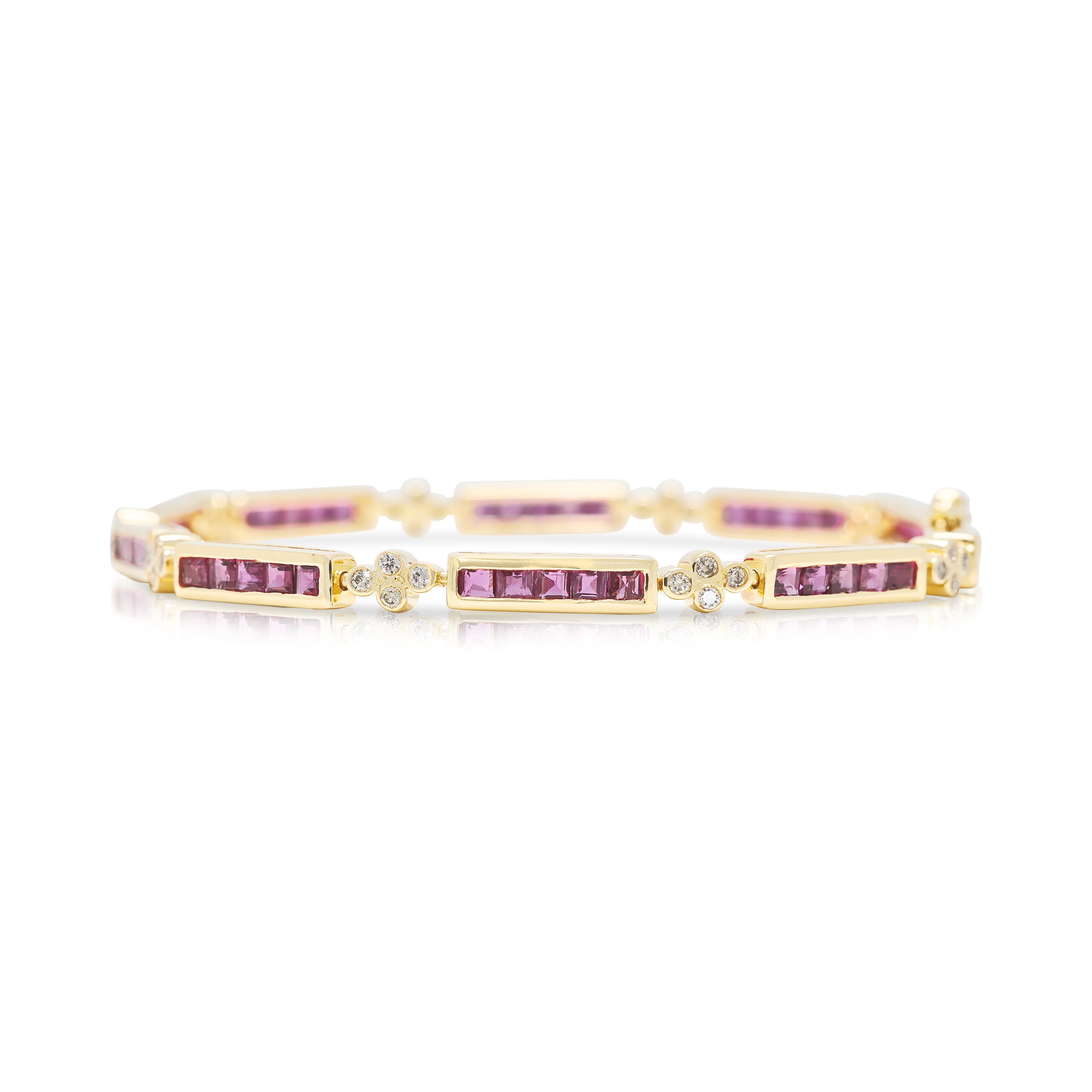 Elegant 1.00ct Ruby and 0.20ct Natural Diamond Alternating Link Bracelet in 18K Yellow Gold