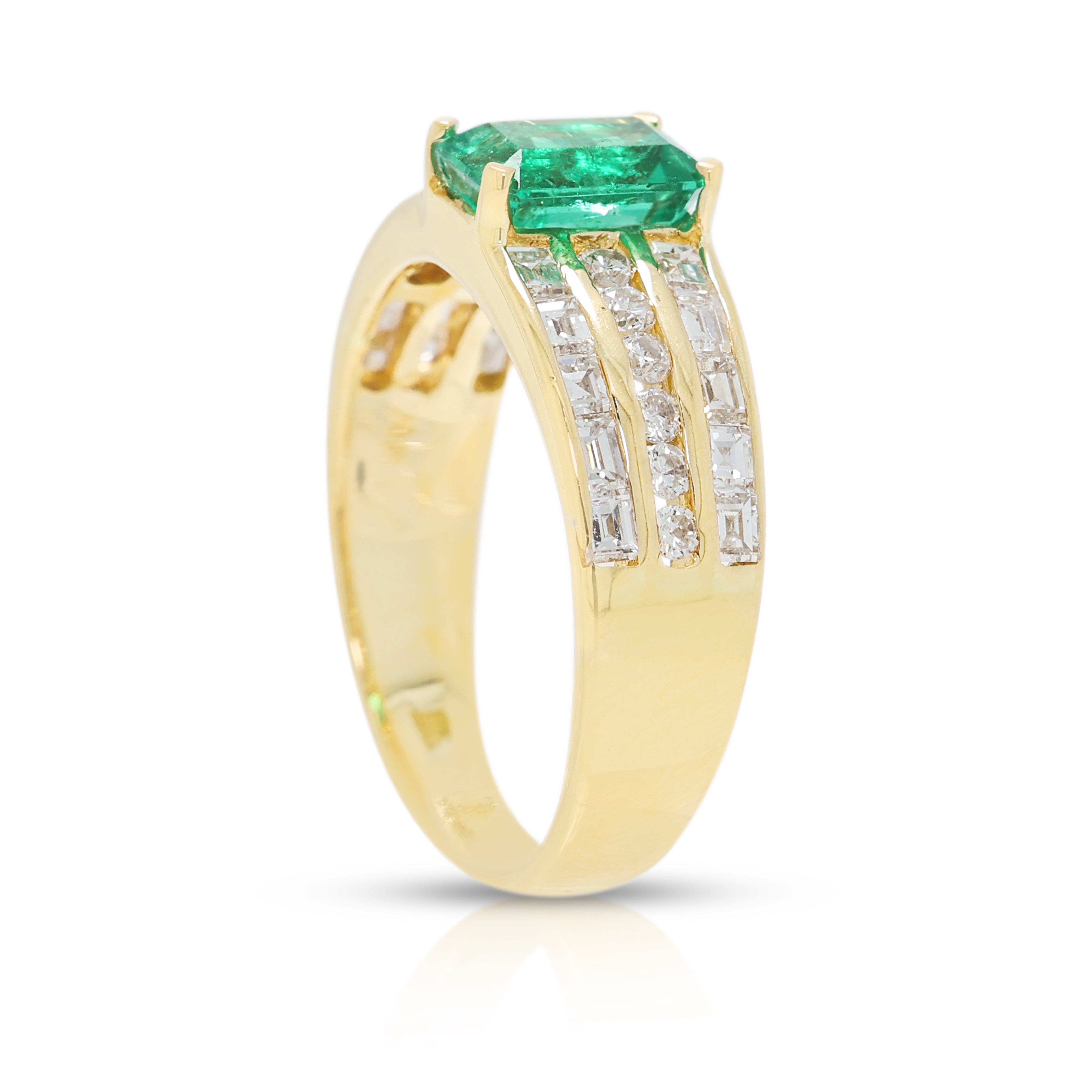 Sophisticated 0.40ct Emerald and 0.16ct Natural Diamond Tiered Band Ring in 18K Yellow Gold