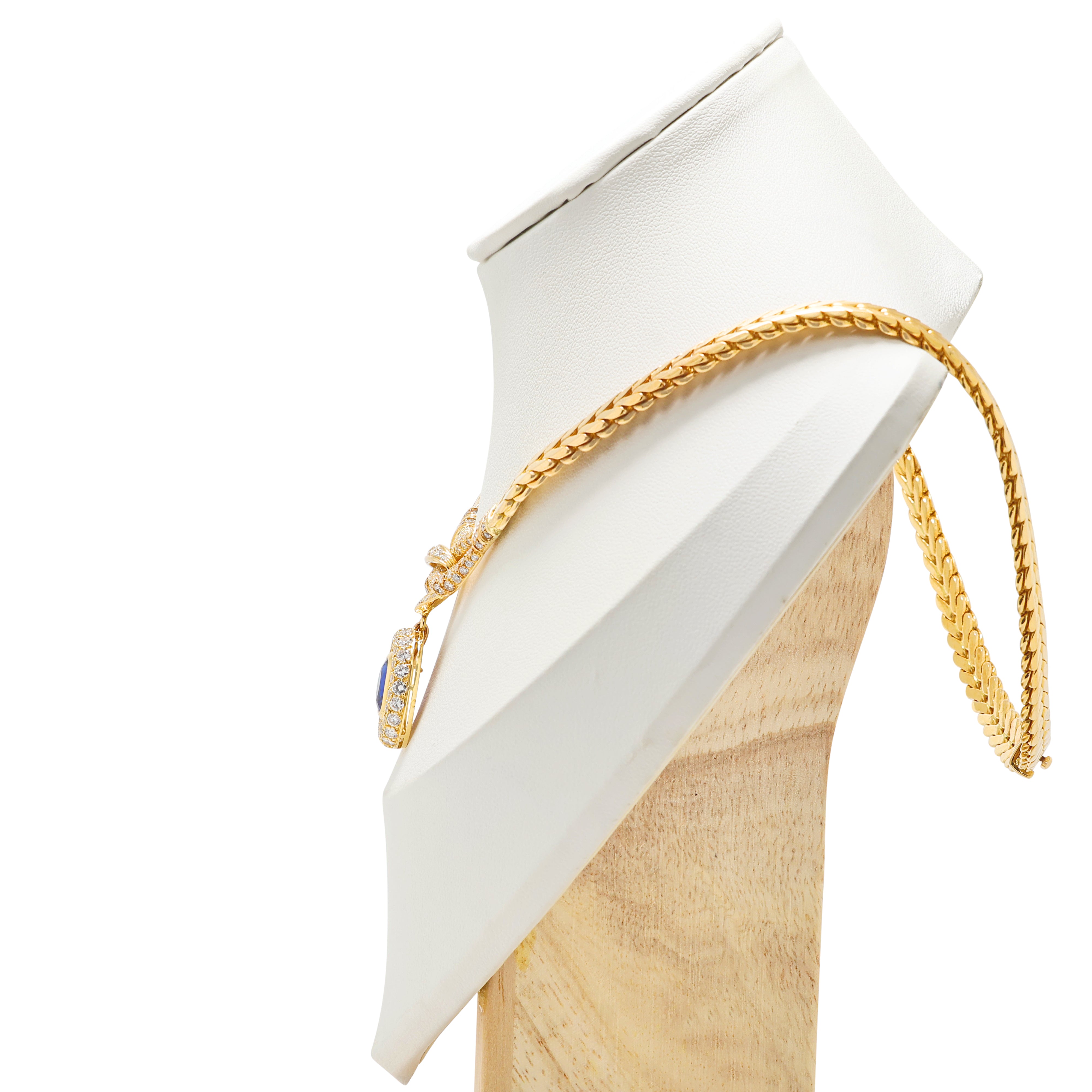 Magnificent 1.80ct Sapphire and 1.96ct Natural Diamond Detachable Pendant Cartier Necklace in 18K Yellow Gold