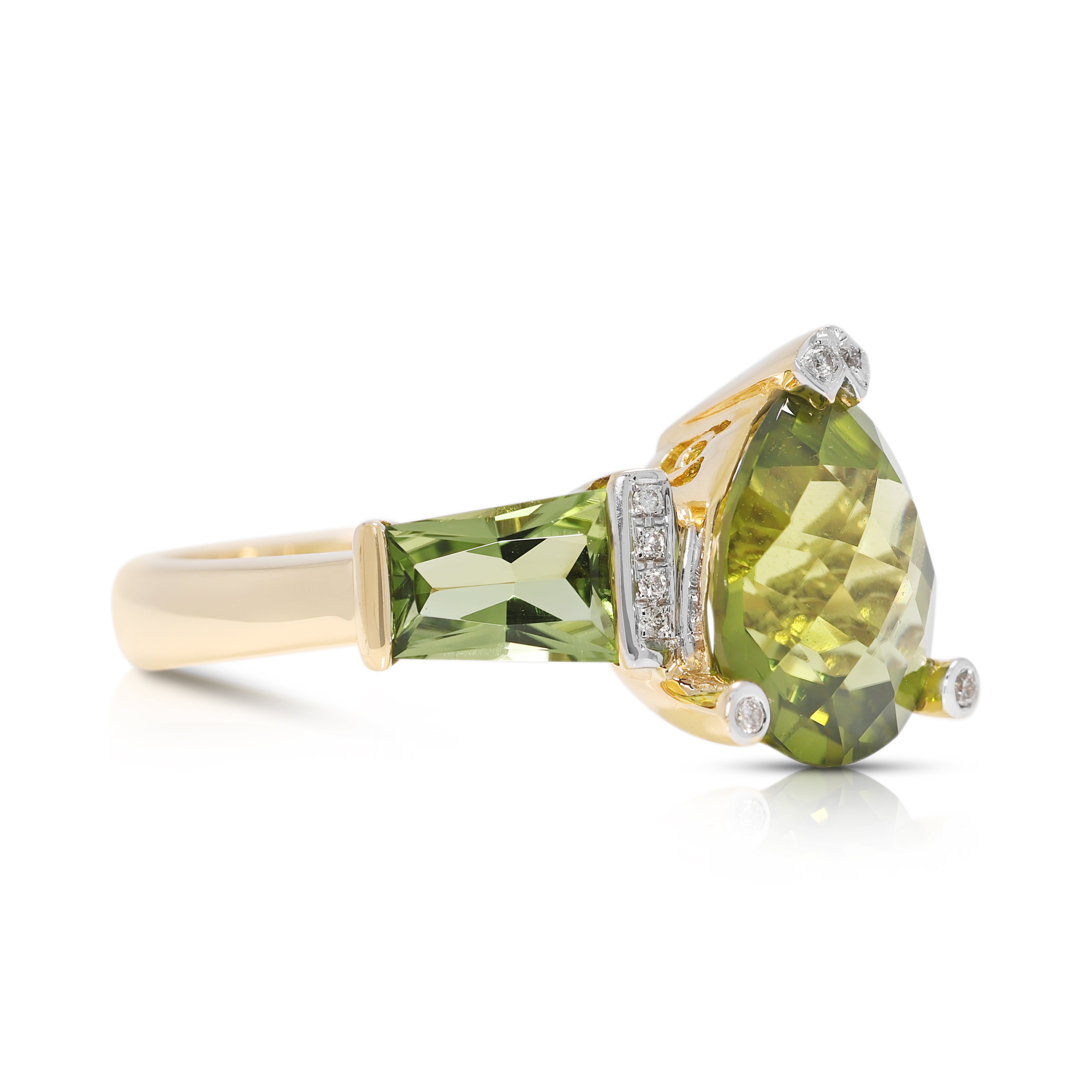 Vibrant 3.96ct Peridot & Natural Diamond 18K Yellow Gold Ring