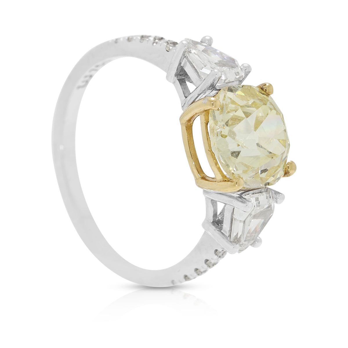 Captivating 3.26ct Diamonds 3-Stone Ring in 18k White & Yellow Gold