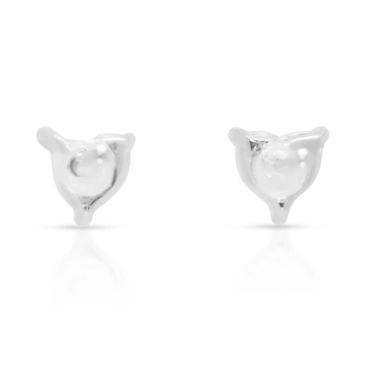 Pristine 0.28ct Natural Diamond Heart Solitaire Stud Earrings in 18K White Gold