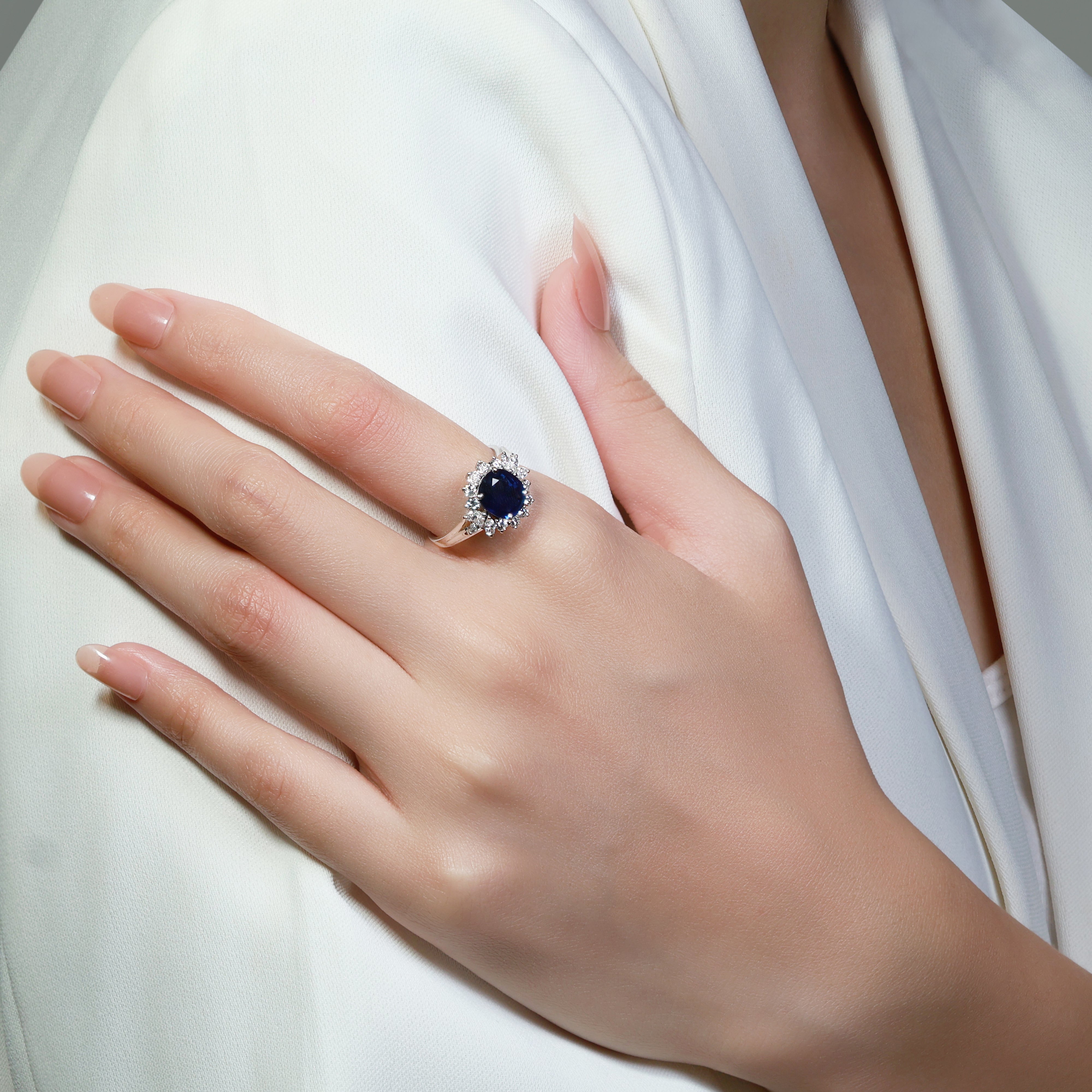 Luxurious 3.95ct Sapphire and Natural Diamonds Ring in 18K White Gold