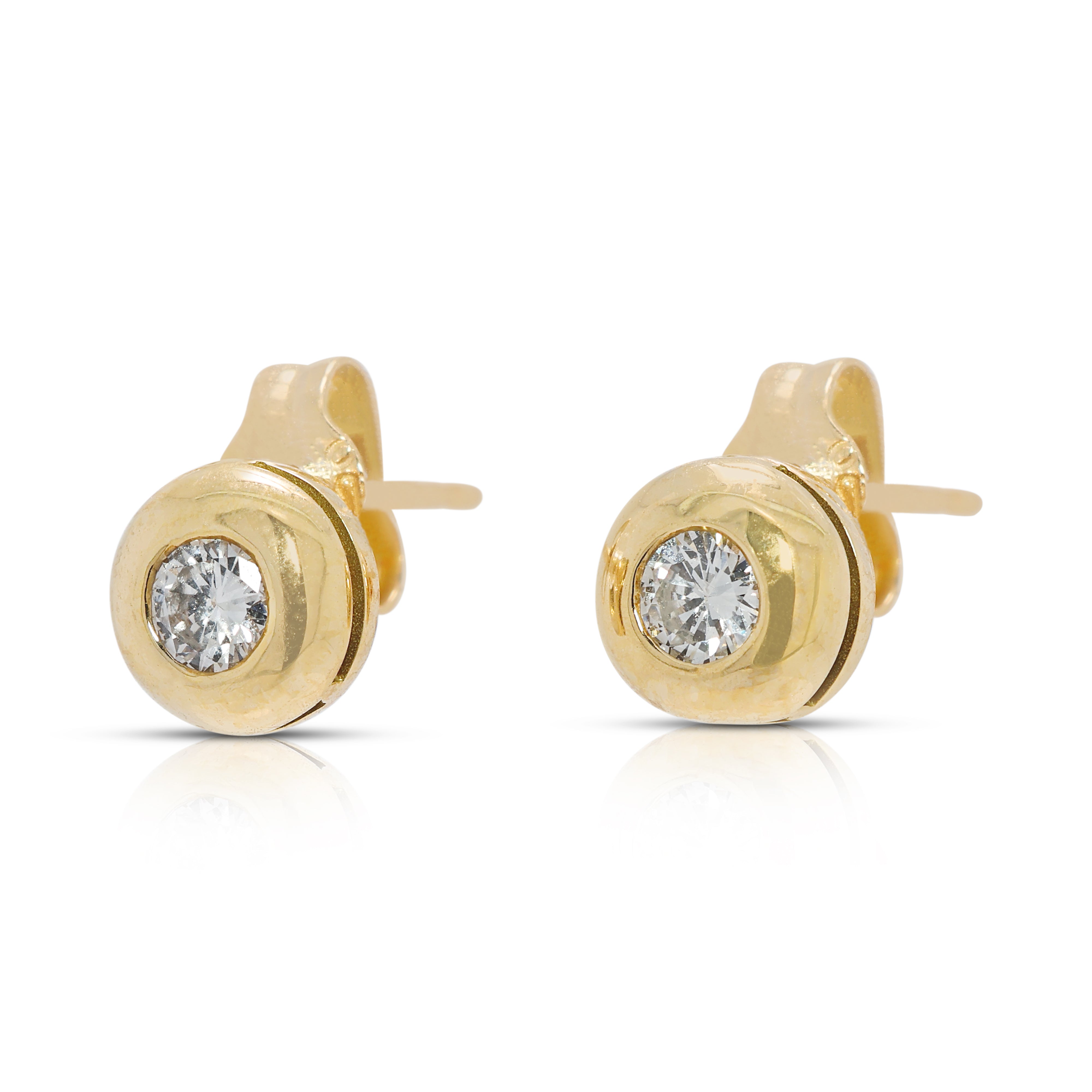 Chic 0.10ct Natural Diamond Stud Earrings in 18K Yellow Gold