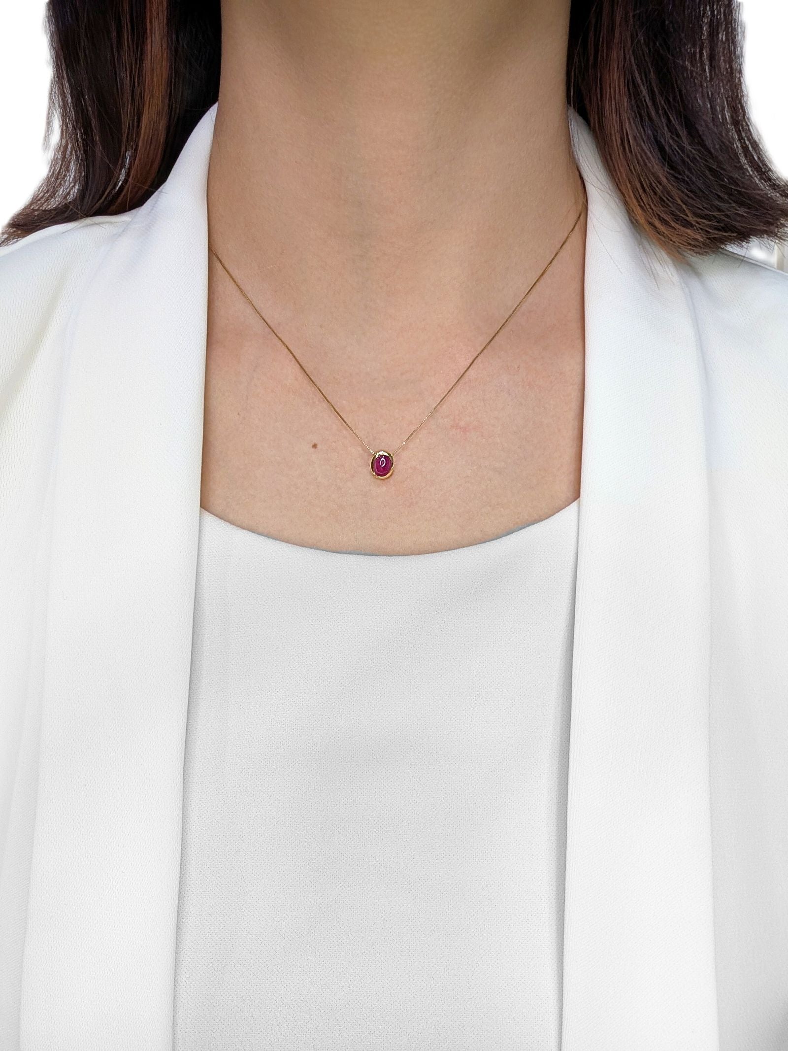 Vivid 0.8ct Ruby Pendant in 18K Yellow Gold (New)