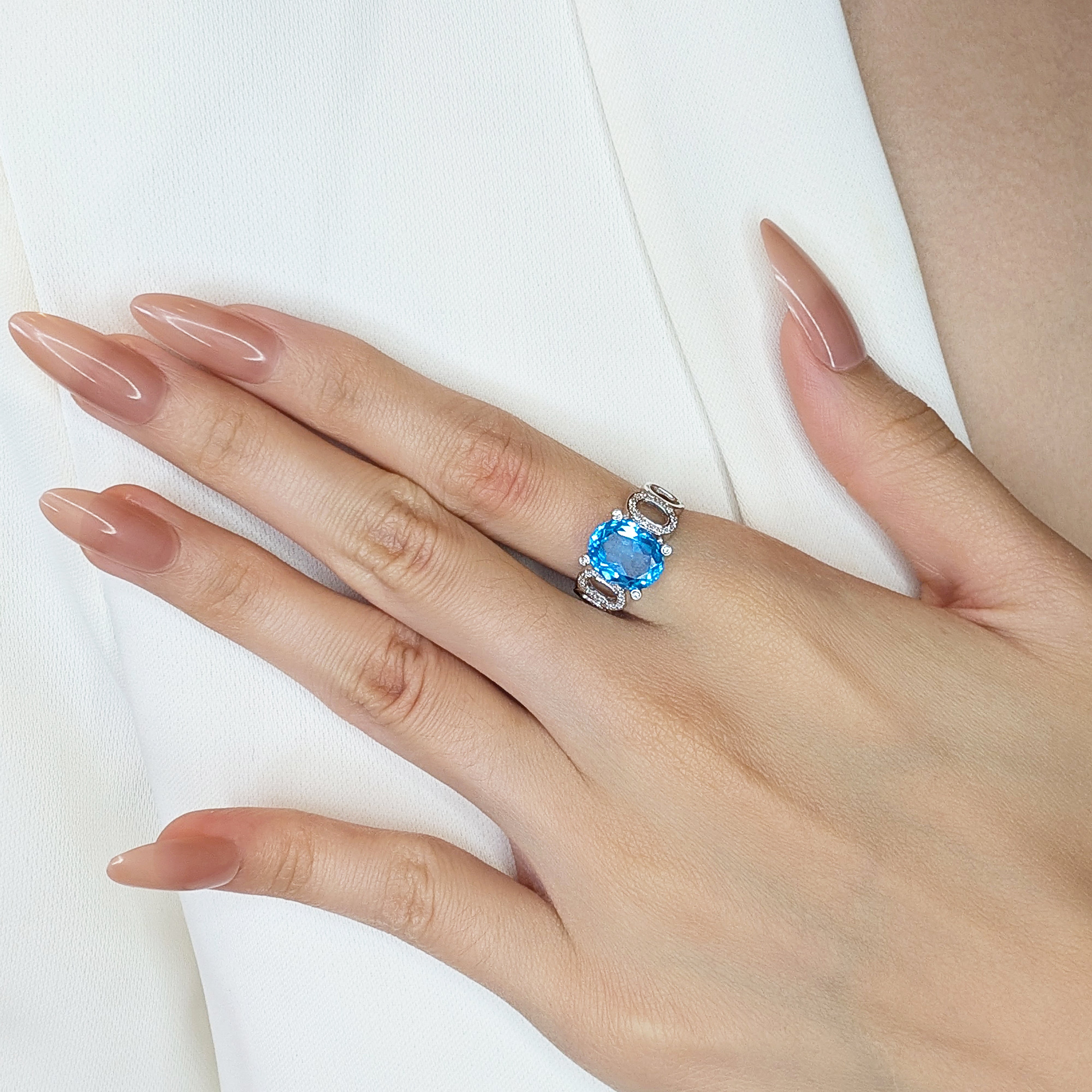 Dazzling 2.36ct Topaz and Diamond Ring in 18K White Gold