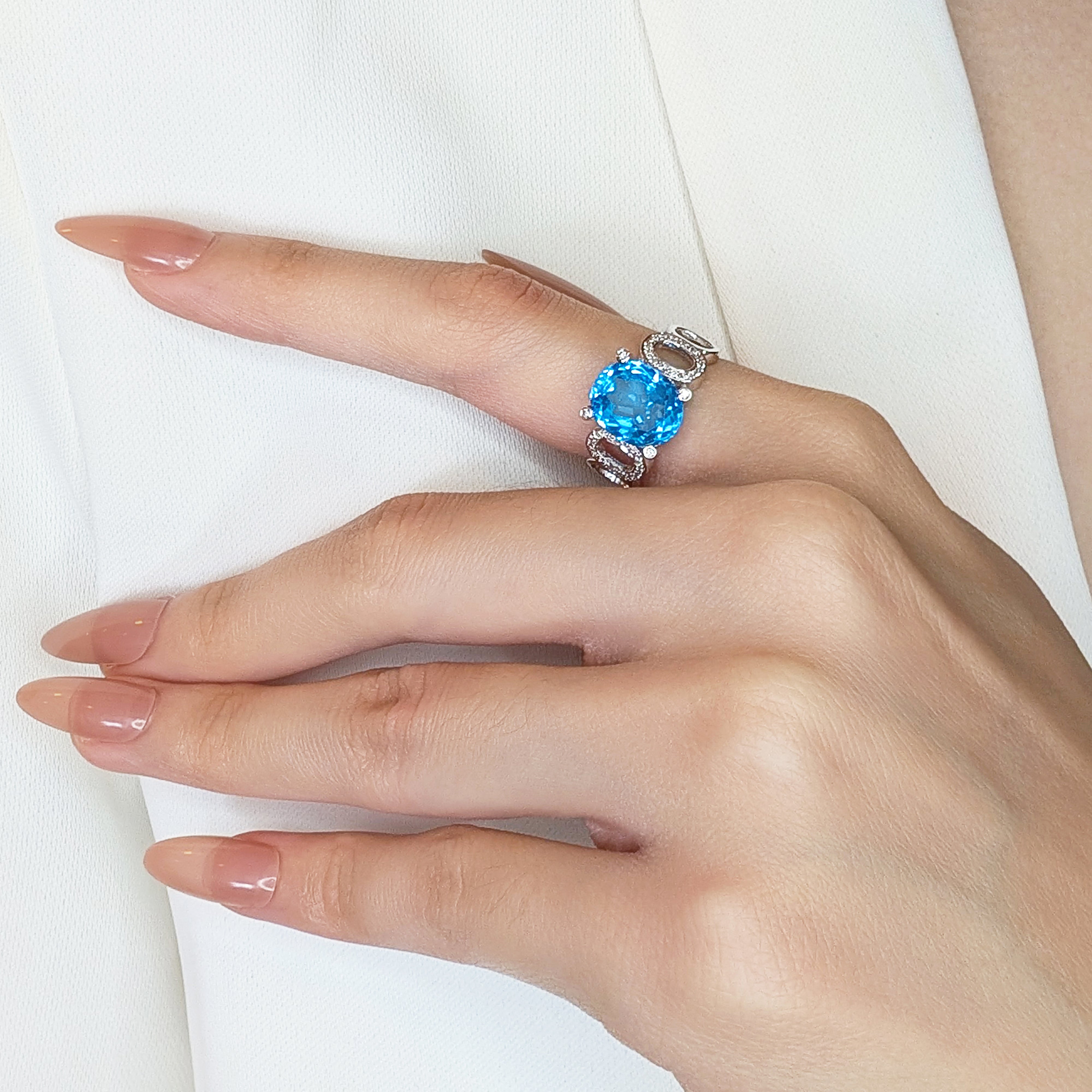 Dazzling 2.36ct Topaz and Diamond Ring in 18K White Gold