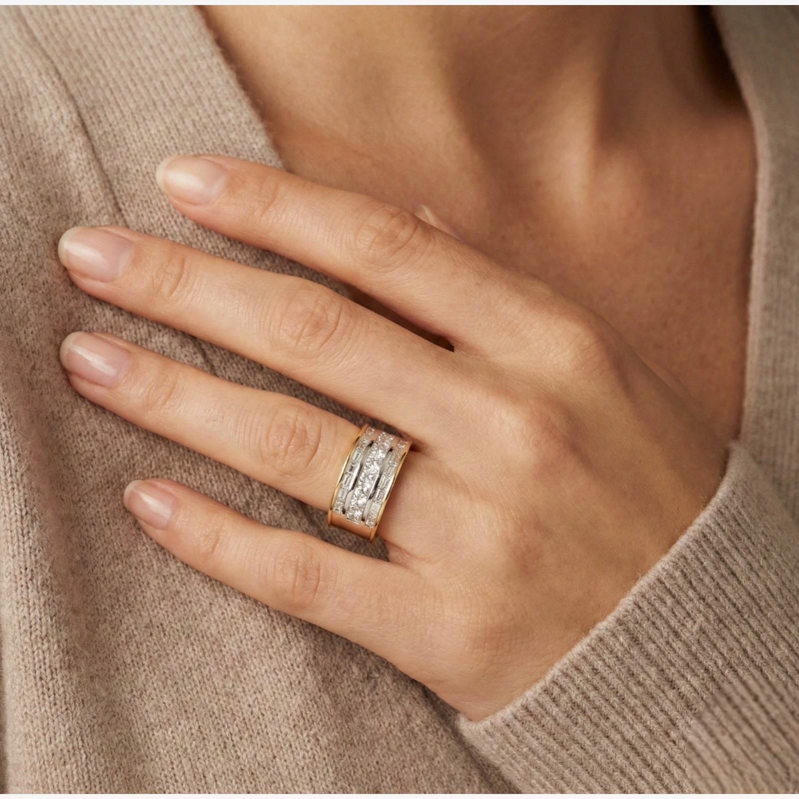 Imperial 1,08 Karat Prinzess- und Tapered-Diamant-Mosaikring aus 18K zweifarbigem Gold