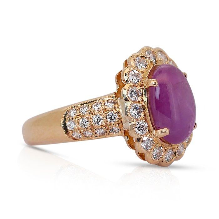 Beautiful 2 carat and 92 points Star Ruby and Natural Diamond Cocktail Ring in 18k Yellow Gold - IGI Certified