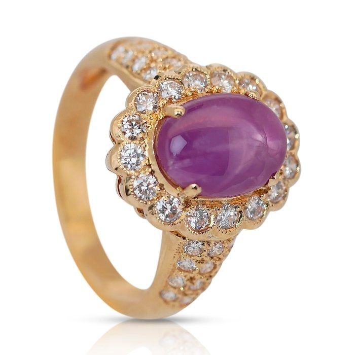 Beautiful 2 carat and 92 points Star Ruby and Natural Diamond Cocktail Ring in 18k Yellow Gold - IGI Certified