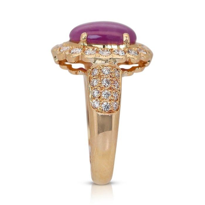 Beautiful 2 carat and 92 points Star Ruby and Natural Diamond Cocktail Ring in 18k Yellow Gold - IGI Certified