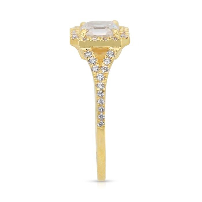 Brilliant 1.34ct Diamonds Halo Ring in 18k Yellow Gold - IGI Certified