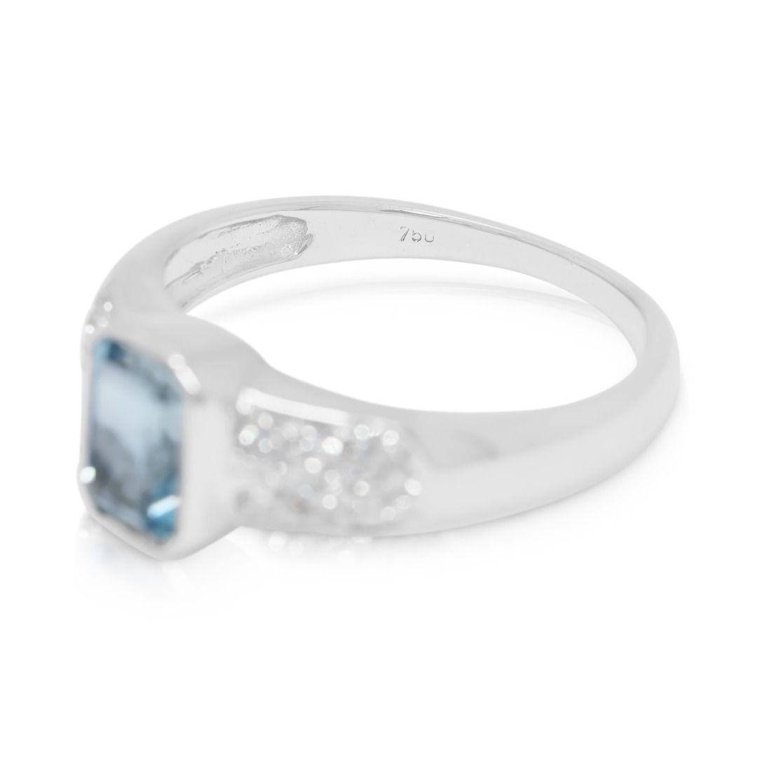 Captivating 1.18ct Aquamarine & Natural Diamond Ring in 18K White Gold