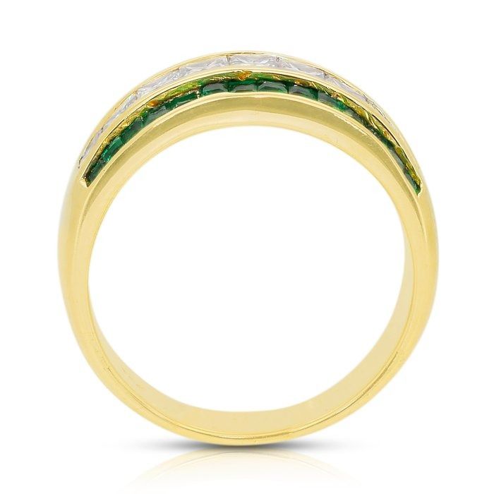 Captivating 1.35ct Emeralds and Diamonds Ring in 18k Yellow Gold - IGI Certified