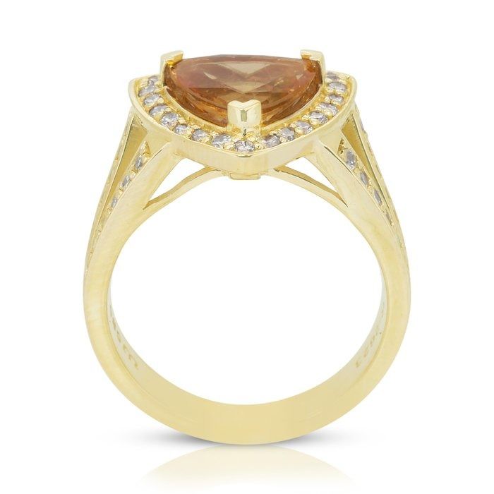 Captivating 2.61ct Beryl and Diamonds Cocktail Ring in 14k Yellow Gold - GIA Certified