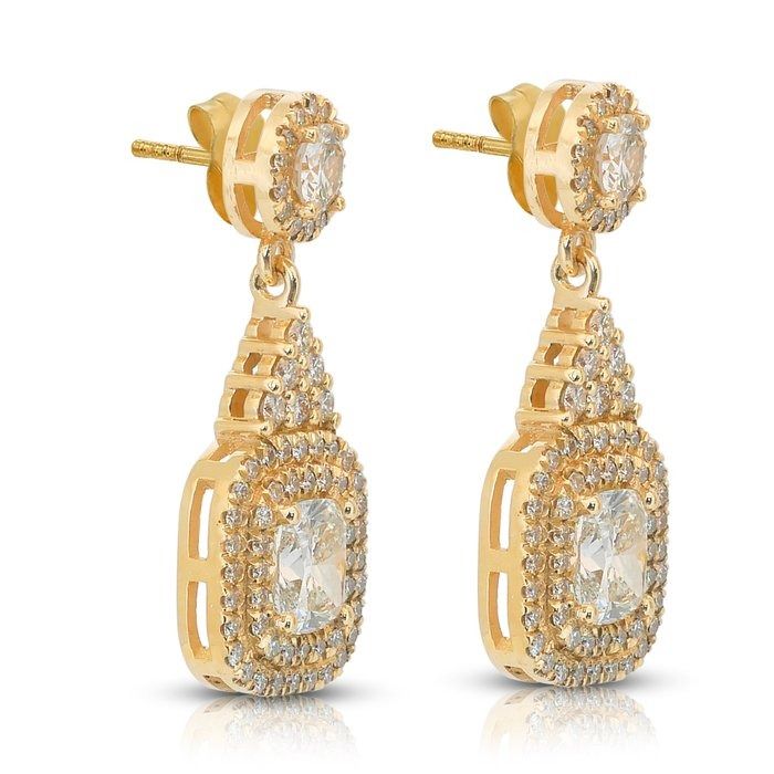 Captivating 3.28ct Diamonds Drop Earrings in 18k Yellow Gold - IGI Certified