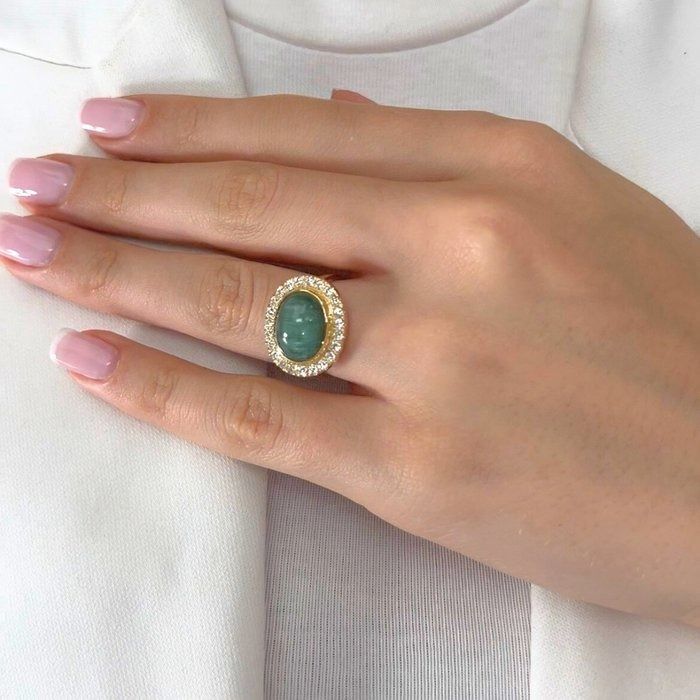 Captivating 7.82ct Tourmaline and Diamonds Cocktail Ring in 18k Yellow Gold - GIA Certified