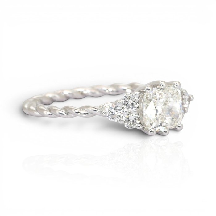 1.34 Carats IGI Certified Natural Diamond 18K White Gold 7-Stone Ring