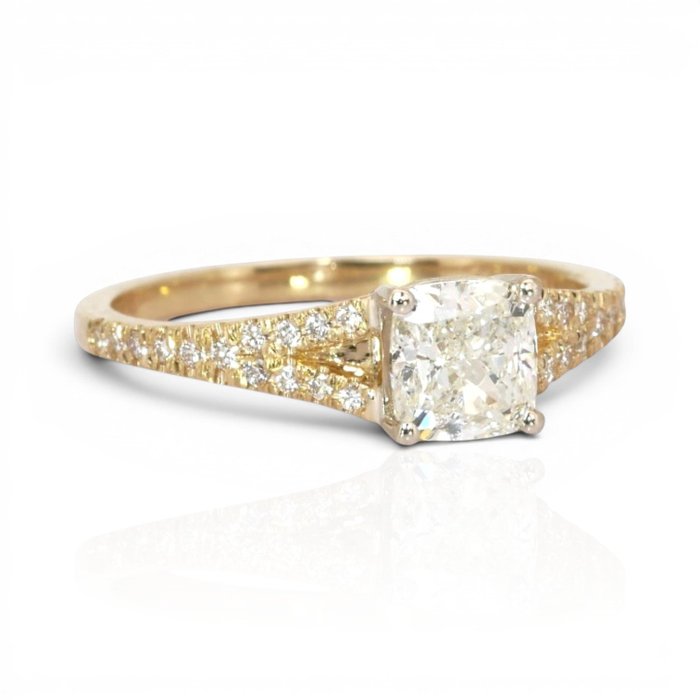 1.19 Carats IGI Certified Natural Diamond 18K Yellow Gold Pave Ring