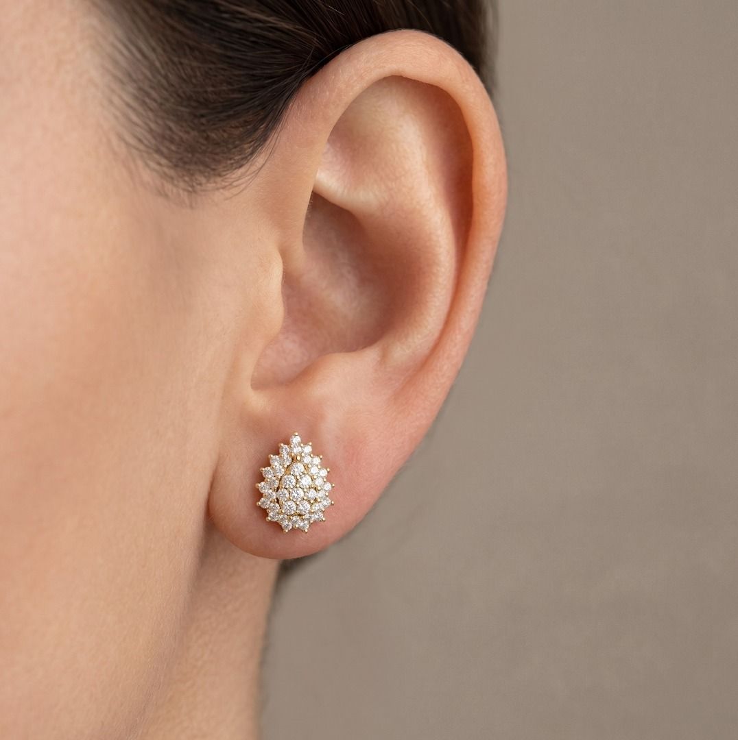 Classic 1.14ct Diamond Cluster Stud Earrings in 18K Yellow Gold