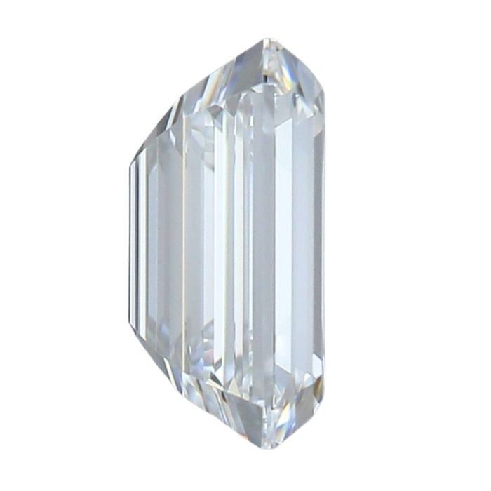 Dazzling 0.90ct Emerald Cut Diamond - GIA Certified