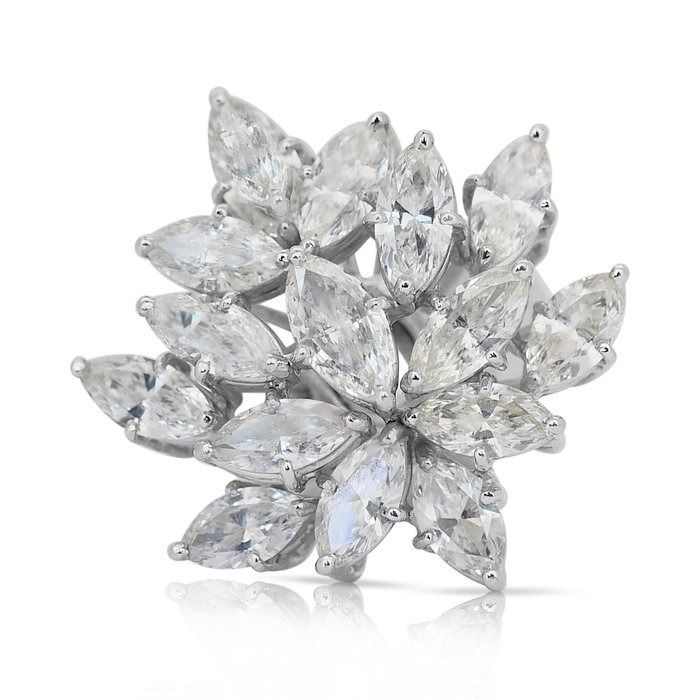 Dazzling 10.80ct Diamonds Cocktail Ring in 18k White Gold - IGI Certified