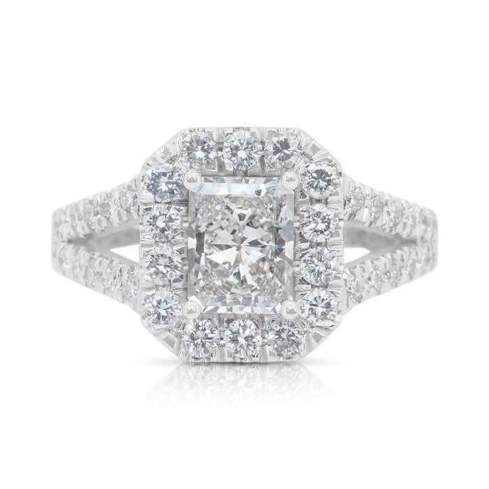 Dazzling 1.81ct Diamonds Halo Ring in 18k White Gold - IGI Certified