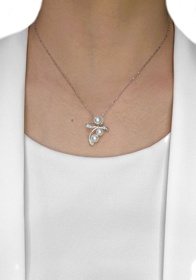 Delicate 3pcs Akoya Pearl & 0.04ct Natural Diamond Pendant in 18K White Gold