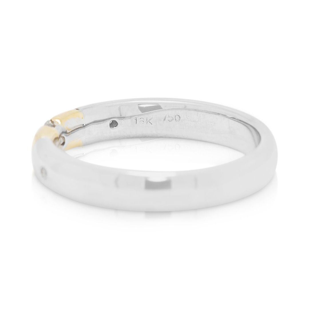 Eleganter 0,15 Karat natürlicher Diamant Ring mit drei Steinen im Rundschliff in 18K zweifarbigem Gold