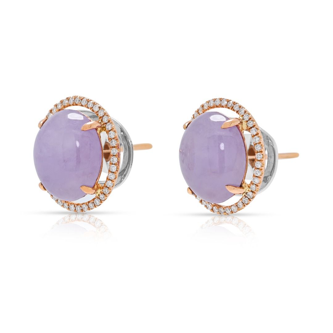 Elegante 0,24 Karat natürliche Diamant-Halo-Cabochon-Jade-Ohrstecker in 18 Karat zweifarbigem Gold