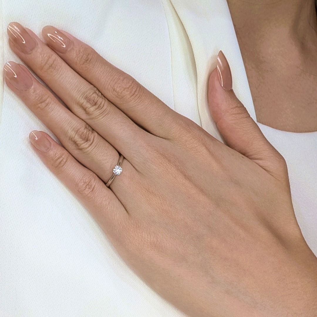 Elegant 0.27ct Solitaire Diamond Ring in Platinum - GIA Certified