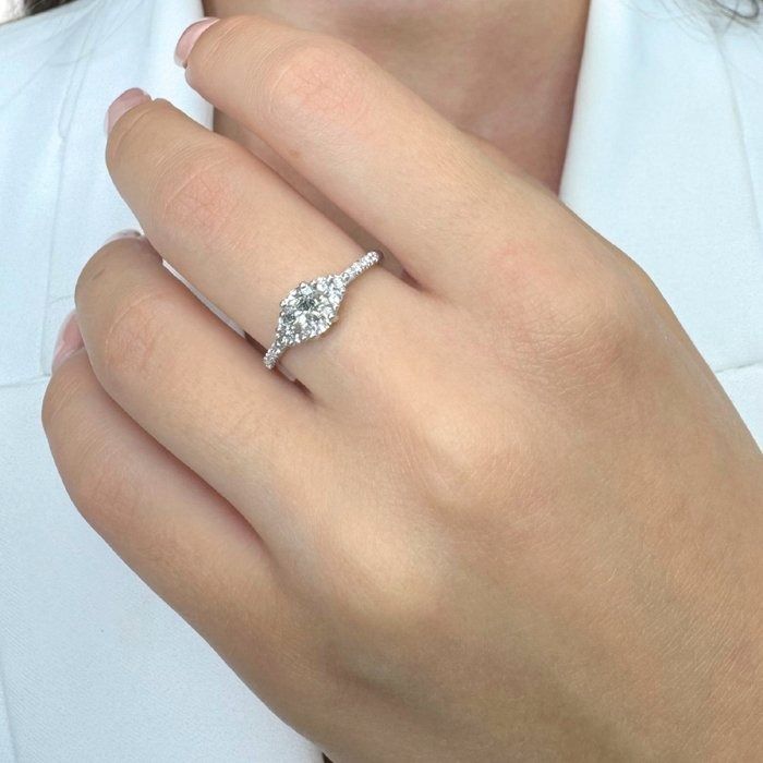 Elegant 0.89ct Diamonds Pave Ring in 18k White Gold - IGI Certified