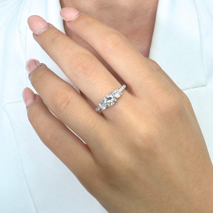 Elegant 1.10ct Diamonds 3-Stone Ring in 18k White Gold - IGI Certified