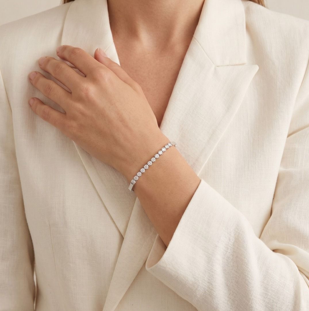 Elegantes Armband mit 1,12 Karat natürlichen, runden Brillanten aus 18K Weißgold