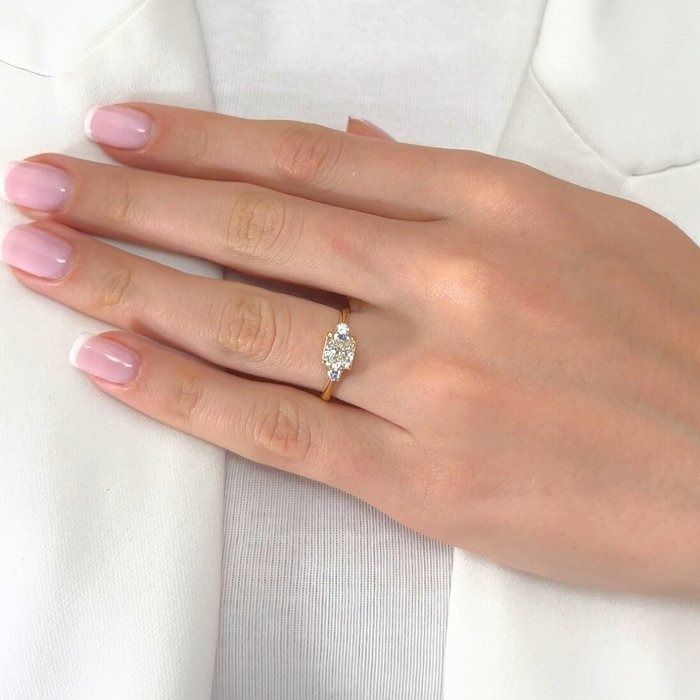 Elegant 1.35ct Diamonds 3-Stone Ring in 18k Yellow Gold - IGI Certified