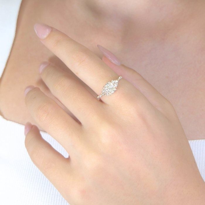 Elegant 1.37ct Diamonds Ring in 18k Rose Gold - IGI Certified