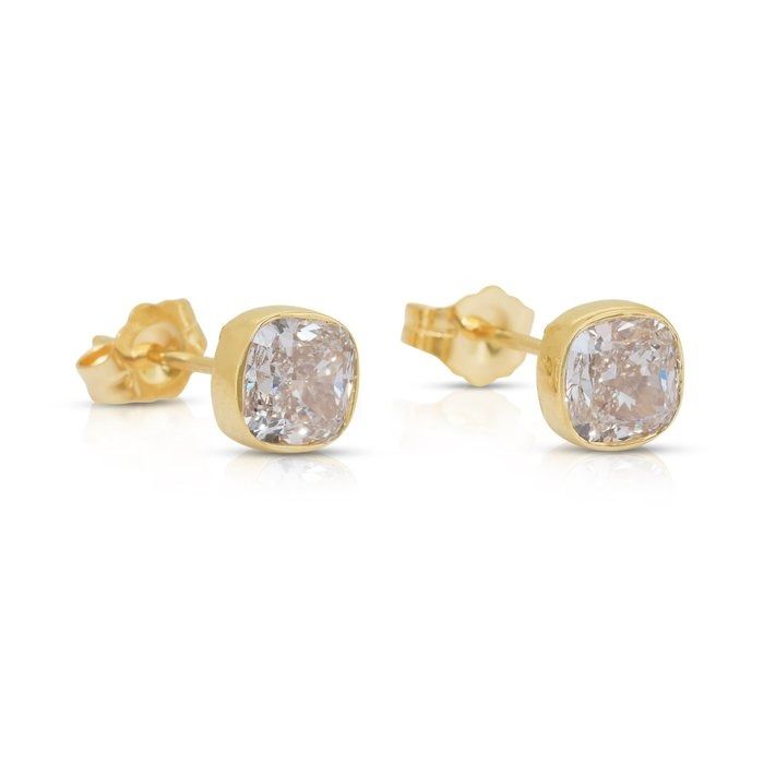 Elegant 2.05ct Diamonds Stud Earrings in 18k Yellow Gold - IGI Certified