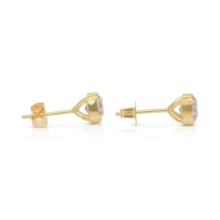 Elegant 2.05ct Diamonds Stud Earrings in 18k Yellow Gold - IGI Certified