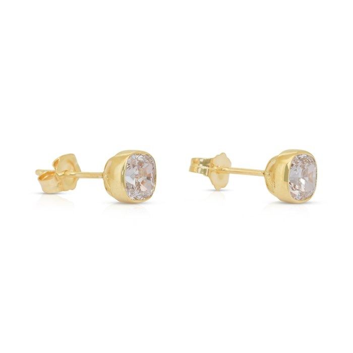 Elegant 2.05ct Diamonds Stud Earrings in 18k Yellow Gold - IGI Certified