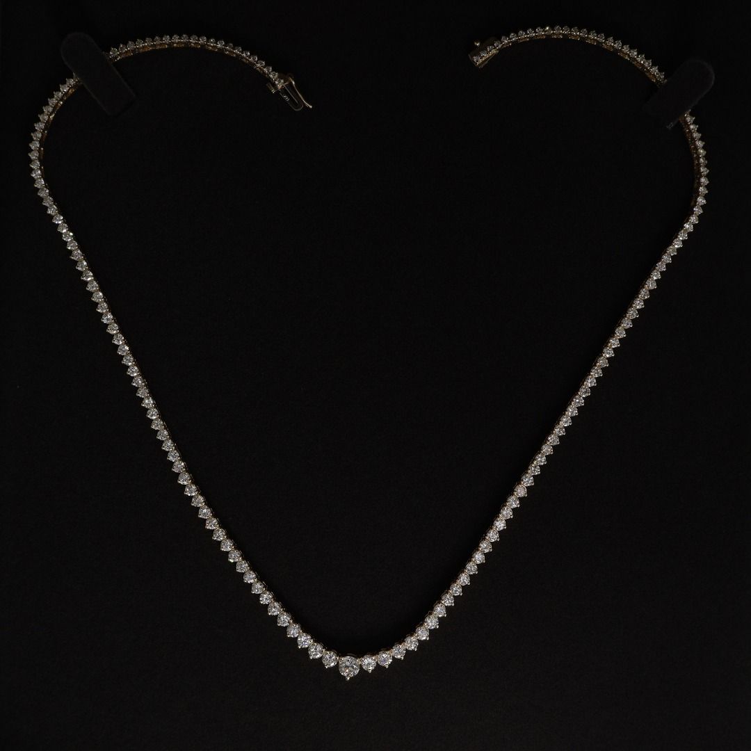 Elegant 8 carat and 16 points Natural Diamond Collar Necklace in 14K Yellow Gold